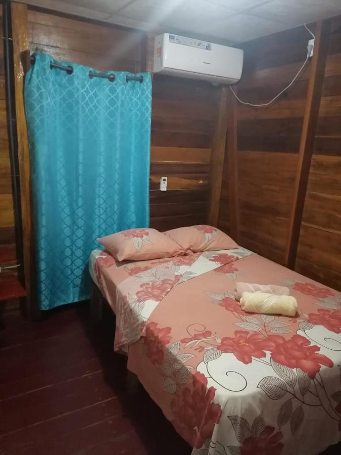 El Jaguar Pansiyon Bocas Town Dış mekan fotoğraf