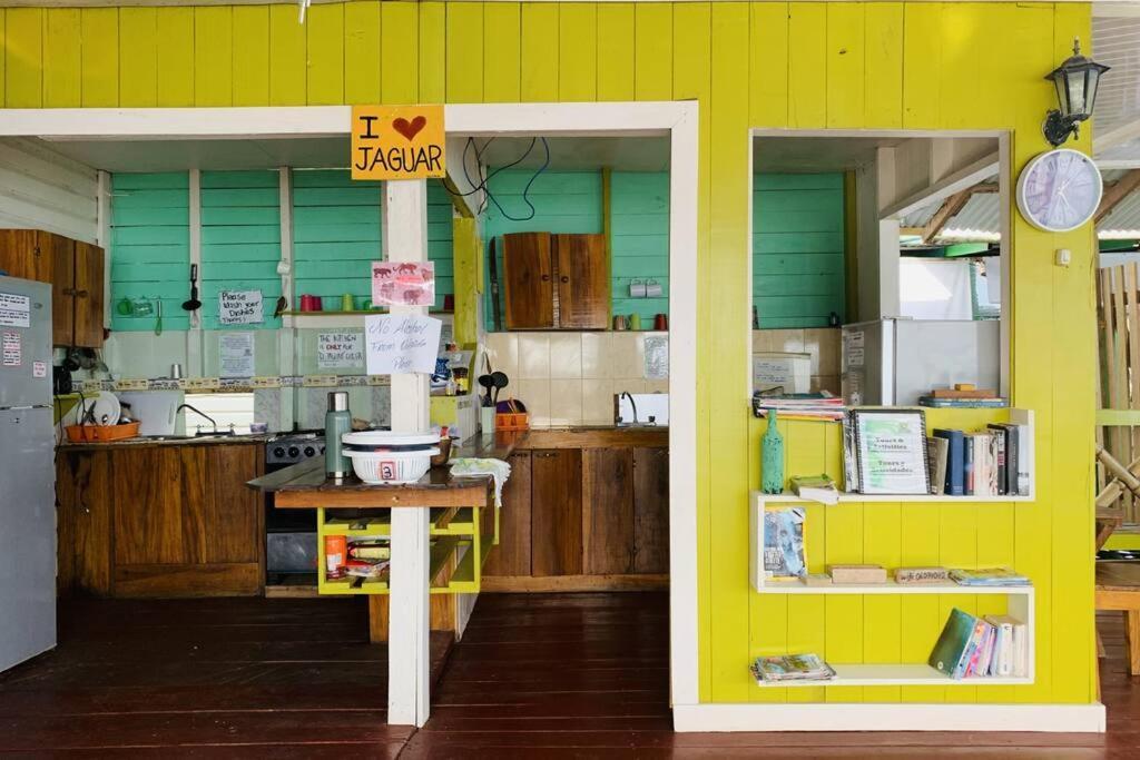 El Jaguar Pansiyon Bocas Town Dış mekan fotoğraf